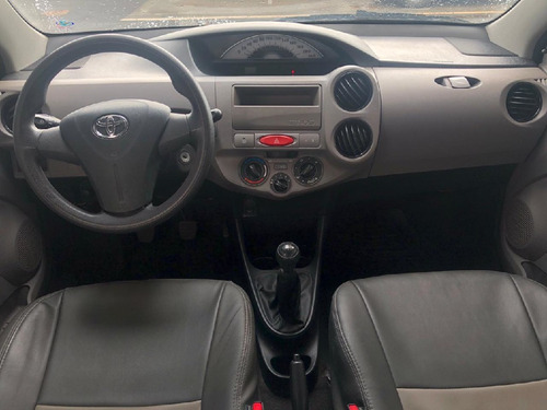 Toyota Etios Hatch X 1.3 16v(flex)