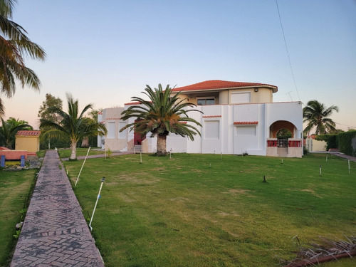 Villa En Matanza Bani Con 16 Tareas  Casa De 4 Habitaciones Vista A La Costa Cerca De Playa