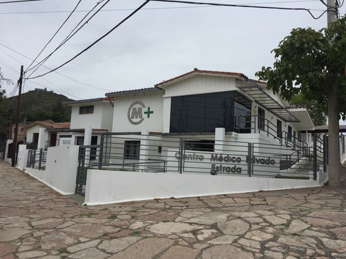 Se Alquila Local En Av Estrada Con Entrada Independiente
