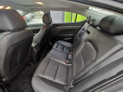 Imagen 11 de 13 de Hyundai Elantra Limited Tech Navi Motor 2.0 Modelo 2018 At