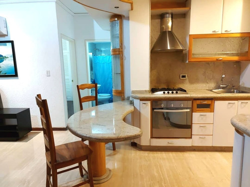 Imagen 4 de 14 de Alquilo Apartamento Remodelado 65 M2, 1 H, 1b, 2ptos. Campo Alegre