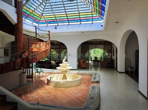 Hermosa Casa Con Amplias Areas Sociales Y Vista Panorámica Hacia La Naturaleza En La Lagunita Country Club. Ch.