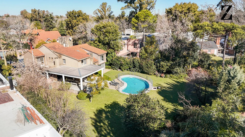 Casa En Venta De 1800 M2 De Lote Y 550 M2 Cubiertos En La Horqueta