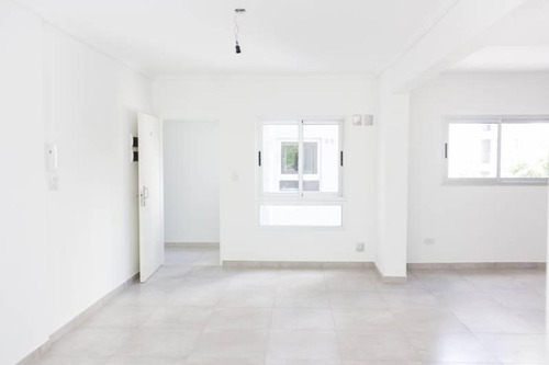 Imagen 8 de 17 de En Venta! Departamento Tres Ambientes En Edificio Piamonte V