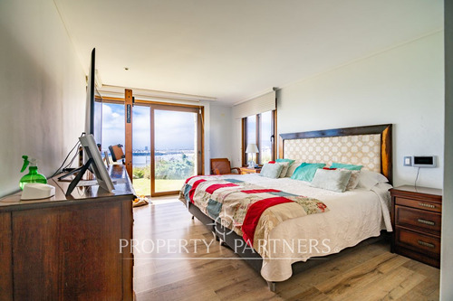 Increíble Casa Mediterranea En Venta Con Gran Terr...