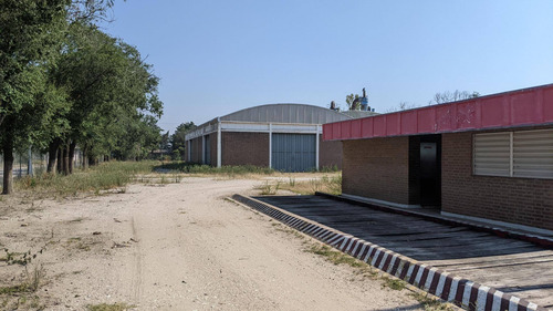 Imagen 6 de 12 de Galpón De 1.600m2 En Terreno De 9.000m2 Y 4 Silos
