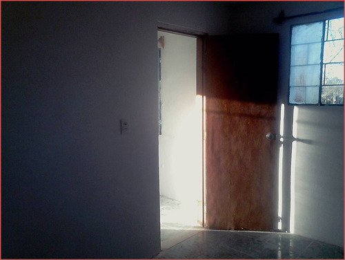 Acogedor Apartamento De Un Dormitorio, Living-comedor, Baño Y Cocina.