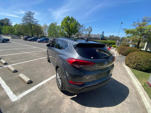 Imagen 4 de 15 de Hyundai Tucson 2.0 4x4 Premium At L16 2017