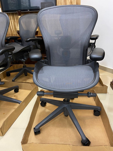 Cadeira Herman Miller New Aeron B Completa Grafite Mersh (Usado)