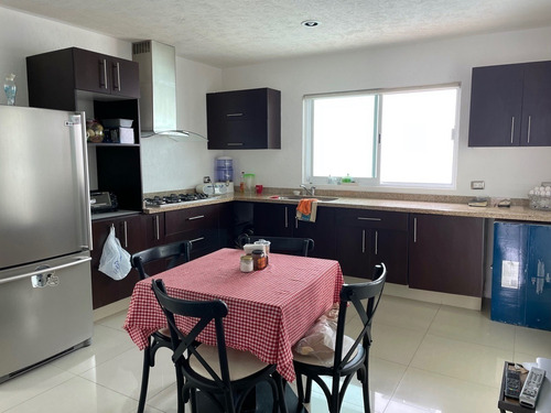 Imagen 3 de 30 de Casa En Venta En Juriquilla Con Alberca Propia