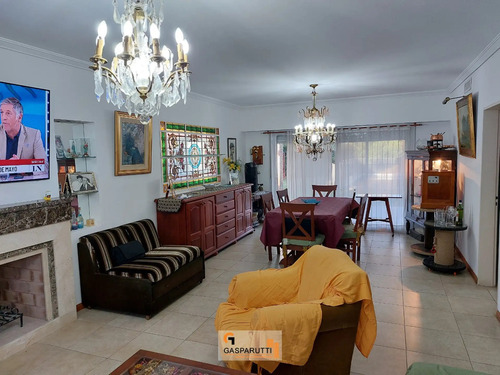 Casa En Venta Amoblada 5 Ambientes Con Pileta En Barrio Sept