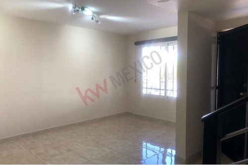 Tu Nuevo Hogar En Real De Arboledas, Celaya. Casa En Fraccionamiento Privado Con Vigilancia 24/7