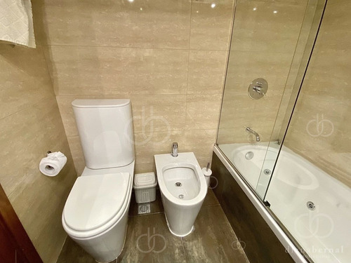 Imagen 8 de 30 de Venta De Apartamento De 2 Dormitorios En Edificio Miami Boulevard Punta Del Este