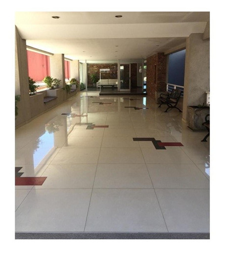 Imagen 2 de 8 de Departamento Con 1 Dormitorio En Edificio Altos De Zárate