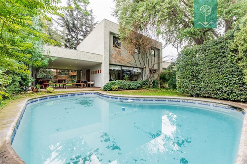 Venta Casa 6 Dormitorios 4 Baños En Cerro Calan, Las Condes