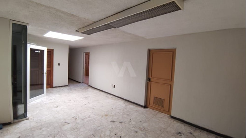 Imagen 16 de 30 de Casa En Renta De 3 Plantas Ideal Para Oficinas En Colonia Re