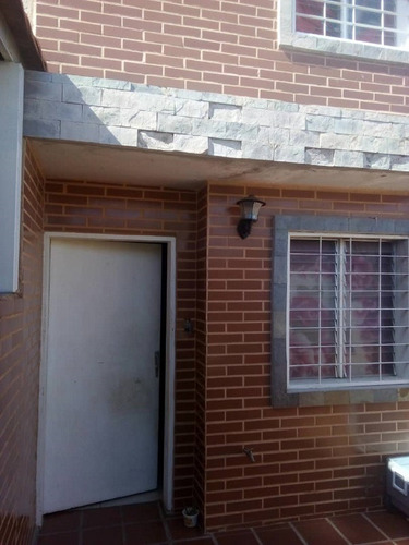 Imagen 2 de 10 de Asein805 Vende Cómodo Townhouses En Flor Amarillo