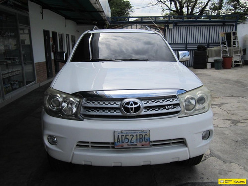Toyota Fortuner 2011