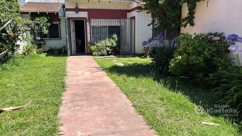Chalet En 1 Planta, 2 Amb. + Ph 2 Amb. Con Patio, Parrilla, Garaje Y Jardín