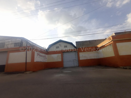 Galpones En  Venta Cuenta Con 1250m2 Con Area De Oficinas Luz Trifasica Tanque Subterraneo Zona Industrial I Barquisimeto Lara Dl