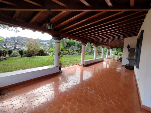 Venta De Hermosa Casa En Prados Del Este