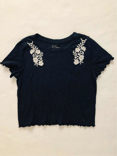 Hollister Playera Corta Azul Marina Con Flores Bordadas