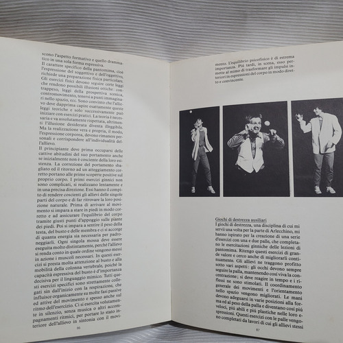 Scuola E Teatro Dimitri Edizioni Benteli Berna 1988 Italiano