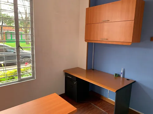 Oficina Ubicada En Barrio San Miguel, Muy Central, A Dos Cuadras De La Carrera 30 En El Norte De Bogotá