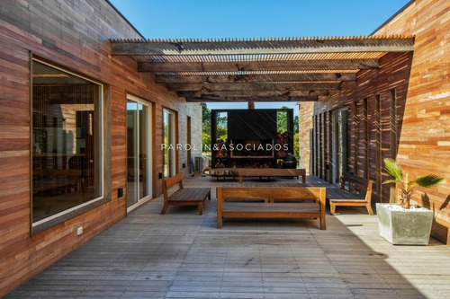 Hermosa Casa En Barrio Laguna Escondida- Ref: 3121