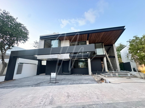 Casa En Pre Venta En Cancun, Lagos Del Sol