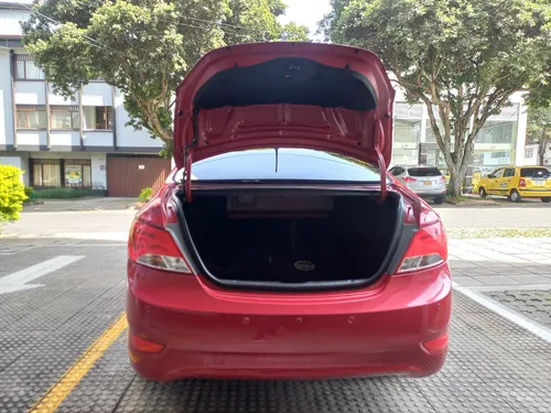 Hyundai Accent 1.6 Premium Mecánica
