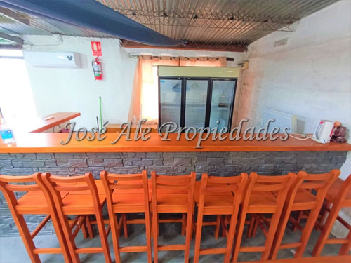 En Venta Salón Para Eventos, Se Encuentra Ubicado En El General, Colonia Del Sacramento