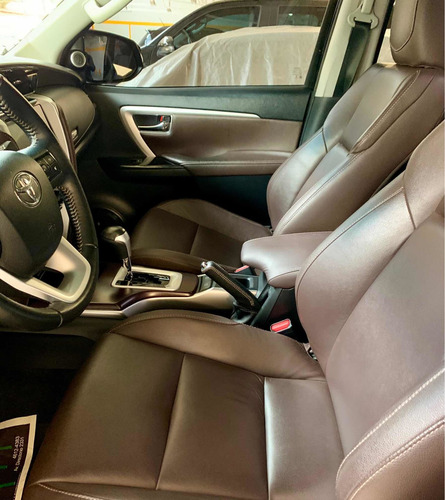 Toyota Sw4 2.8 Srx 177cv 4x4 7as At 2017