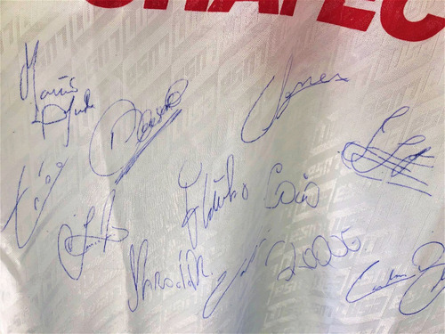 Camisa Portuguesa Autografada Elenco Brasileirão 1996