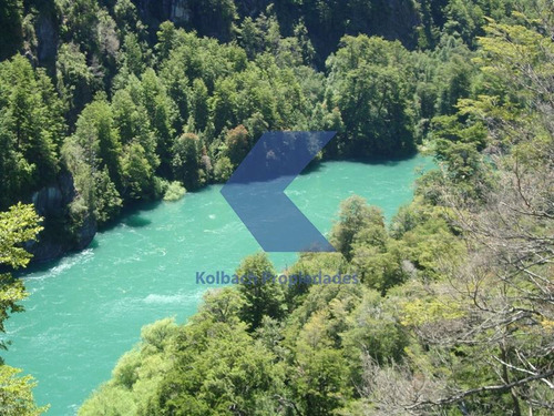 Hermoso Terreno Con Orilla De Río En Venta En Futalefu