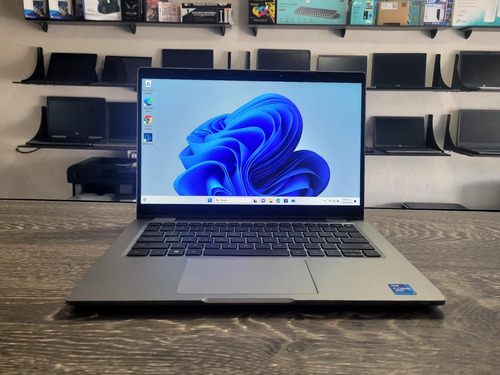Laptop Dell 2 En 1 Touch I7-11va Gen 32 Gb Ram 512 Gb Ssd (Reacondicionado)