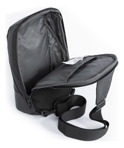Mochila Masculina Transversal Resistente Agua Advanced Preta Cor Preto