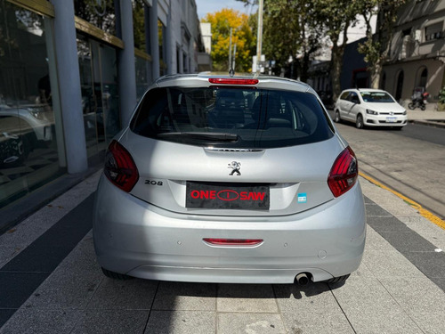 Peugeot 208 1.6 Feline Tiptronic