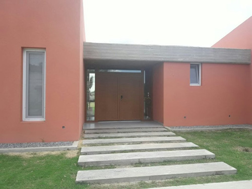 Casa En Venta En Comarcas De Lujan