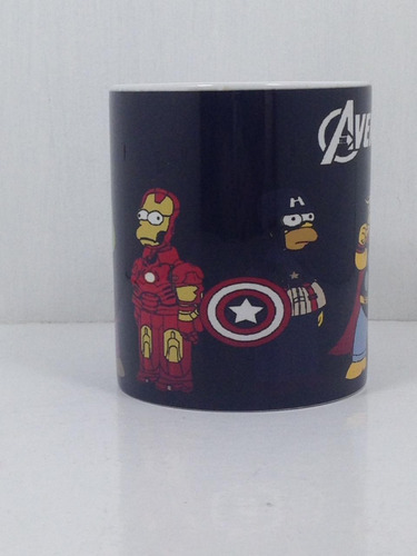 Caneca Cerâmica Branca Simpsons + The Avengers