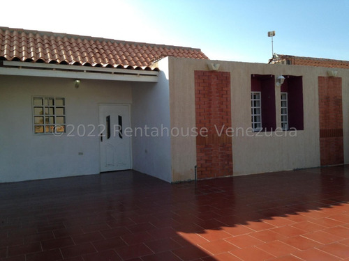 Imagen 11 de 11 de Casa En Circuito Cerrado Puerta Maraven-(3-hab-2-baños)-subterraneo 8000litros-porcelanato- Punto Fijo.#22-26625.
