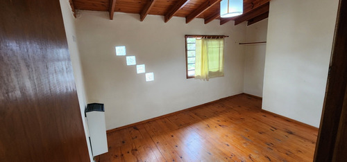 Duplex Al Frente, Con Espacio Guardacoche. Gas Natural.