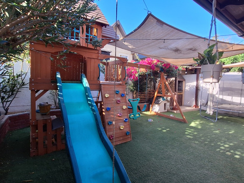 Casa Aislada 3 Pisos En Condominio. 3d+3b Cod. 41095