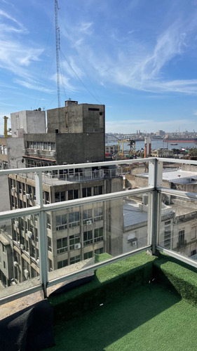 Oficina Con Una Terraza Increible Con Vista Despejada, En La Calle Misiones