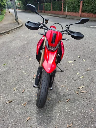 Ducati Hypermotard 698