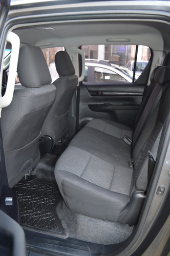 Imagen 11 de 15 de Toyota Hilux 2.4 Dx 6mt