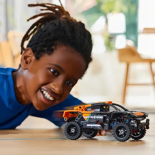 Conjunto de carros de corrida Lego Technic 42166 Neom Mclaren