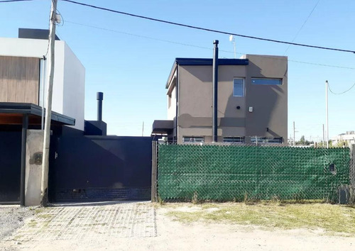 Casa Venta 2 Dormitorios 2 Baños 1 Cochera 250 Mts 2 Totales - Manuel B Gonnet