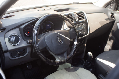 Imagem 13 de 14 de Renault Logan Expression 1.6 8v (flex)