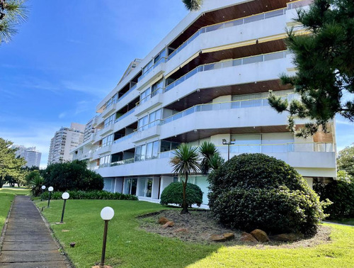 Departamento En Venta De 3 Dormitorios Punta Del Este Playa Mansa